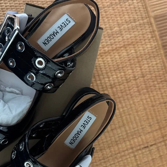 Steve Madden Black Patent Buckle Flats - Picture 2 of 4